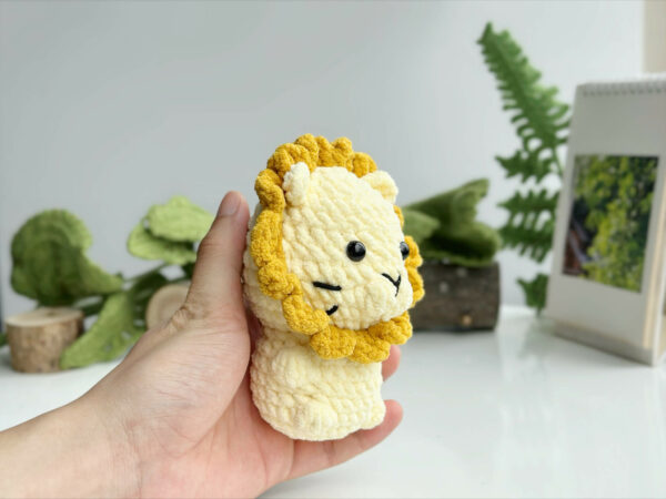 : Crochet Keychain Lion No Sew Pattern, Amigurumi Lion  Crochet Pattern PDF