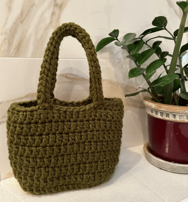 : Winter Bag , Bag , Winter Fashion  Crochet Pattern PDF